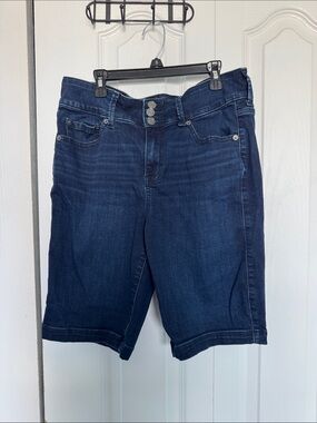 torrid Dark Indigo Stretch Denim Bermuda shorts